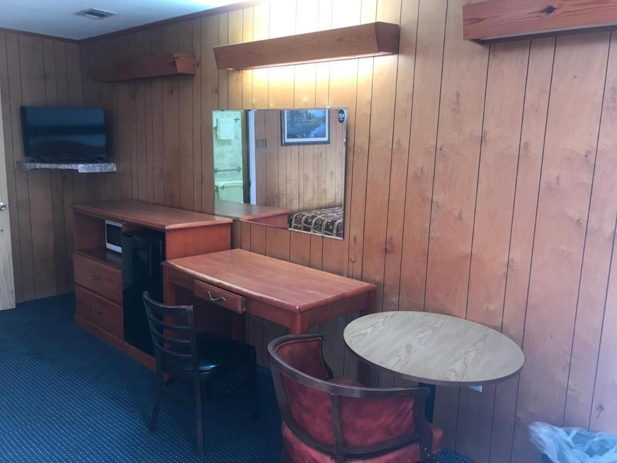 Pinelodge Motel Baxley Exterior foto