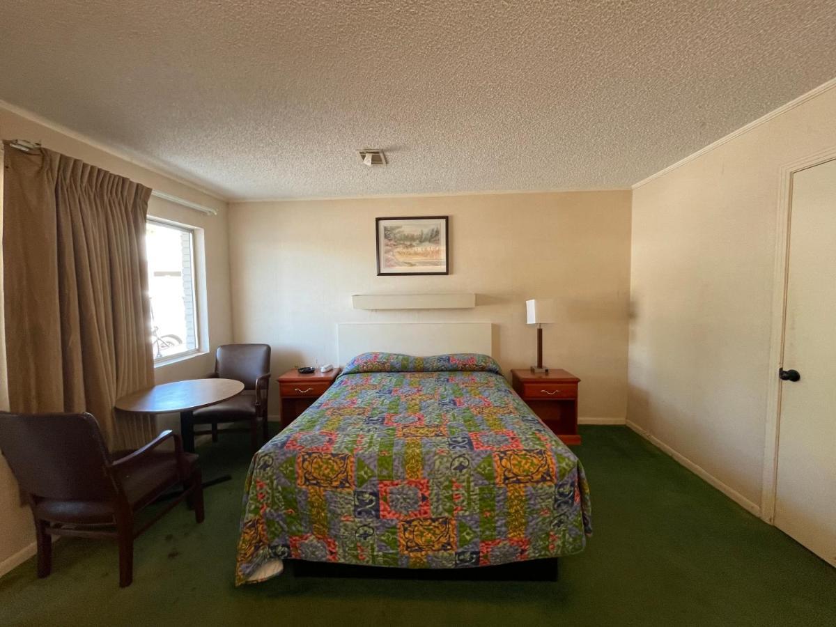 Pinelodge Motel Baxley Exterior foto