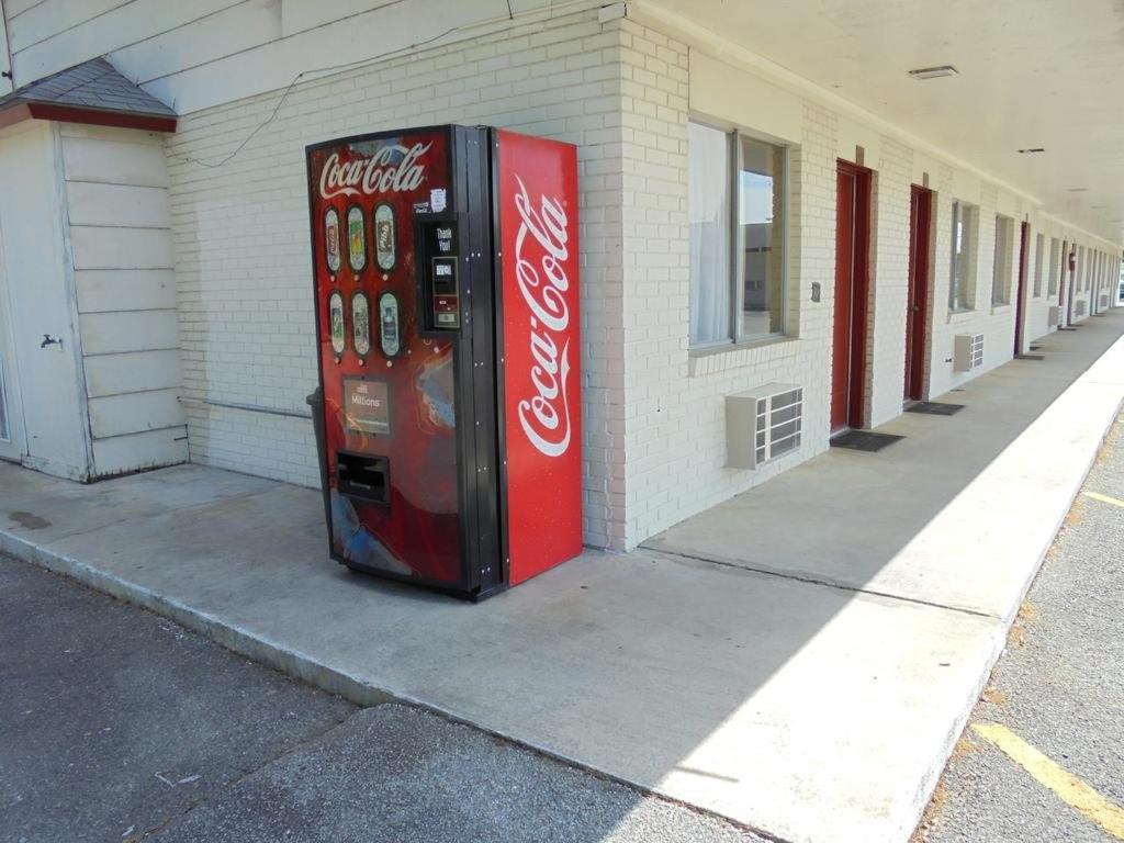 Pinelodge Motel Baxley Exterior foto